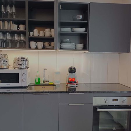 Henry'S Apartments อินเทอร์ลาเคน ภายนอก รูปภาพ