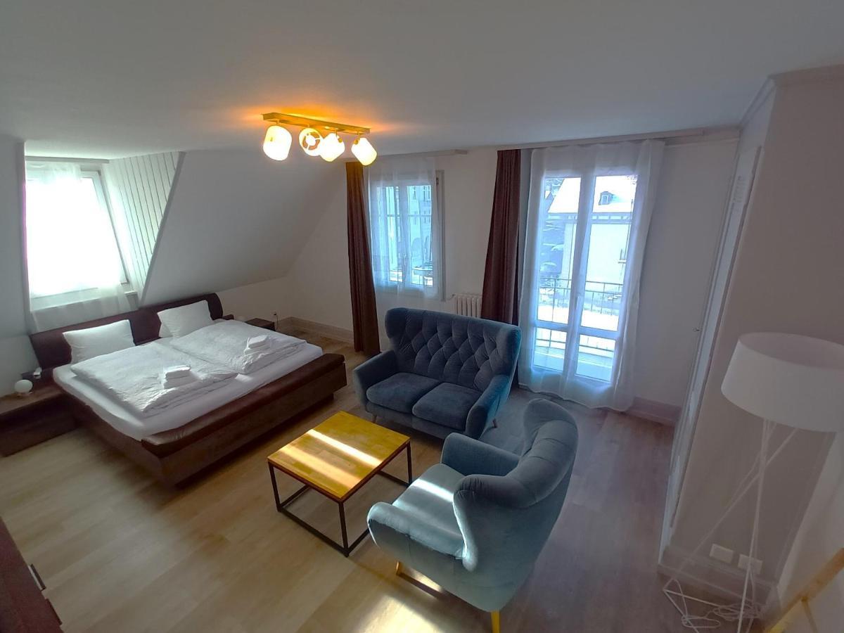 Henry'S Apartments อินเทอร์ลาเคน ภายนอก รูปภาพ