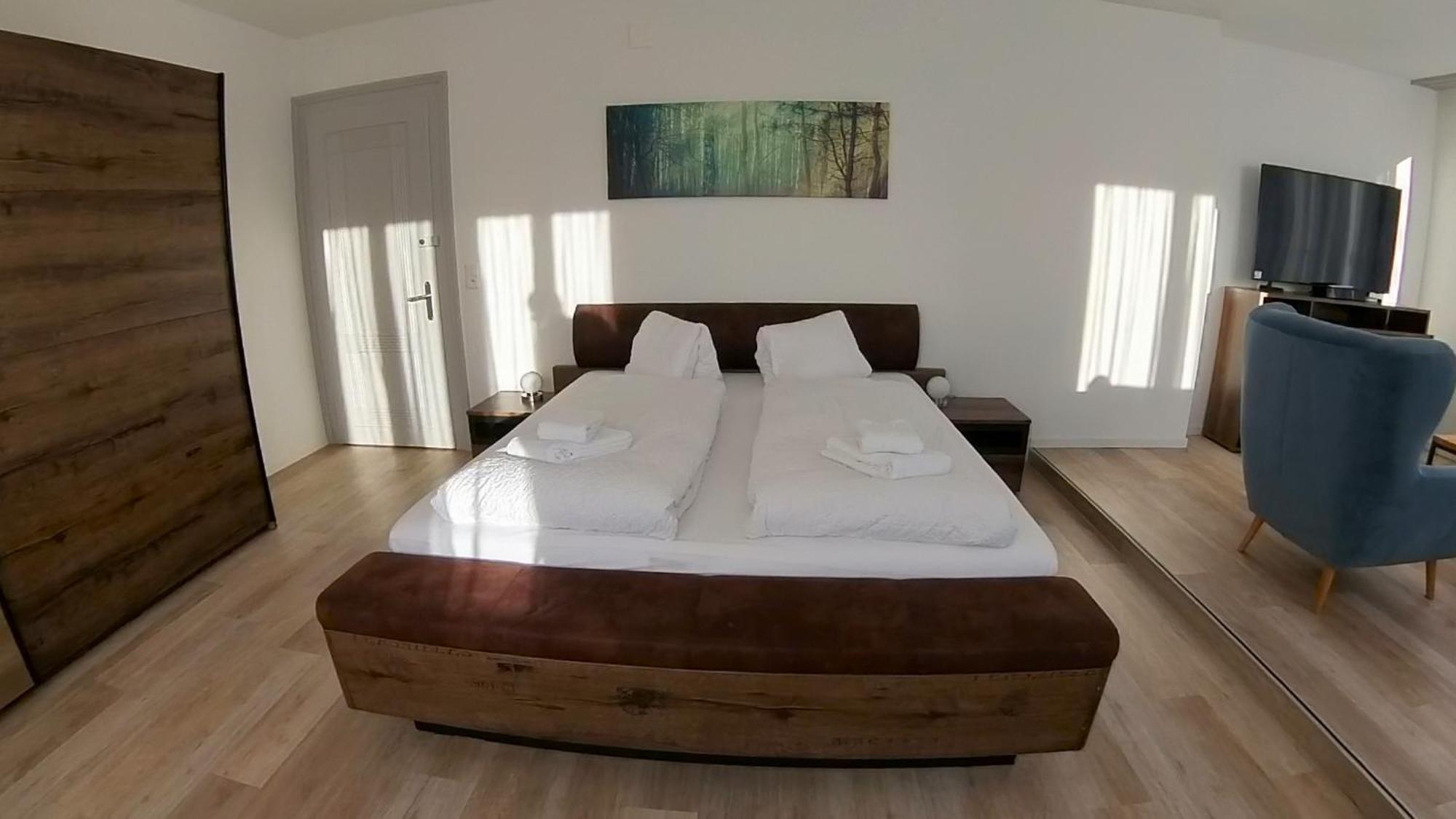Henry'S Apartments อินเทอร์ลาเคน ภายนอก รูปภาพ