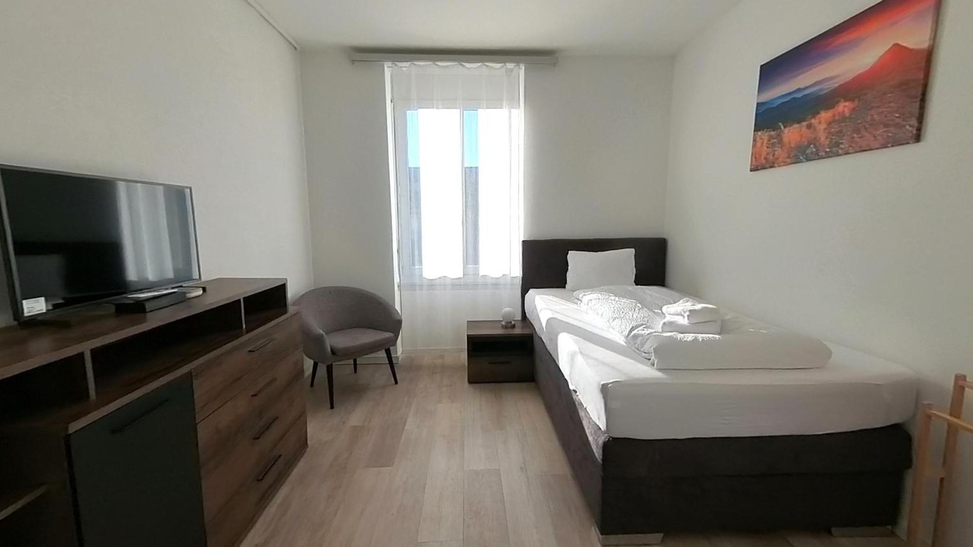 Henry'S Apartments อินเทอร์ลาเคน ภายนอก รูปภาพ