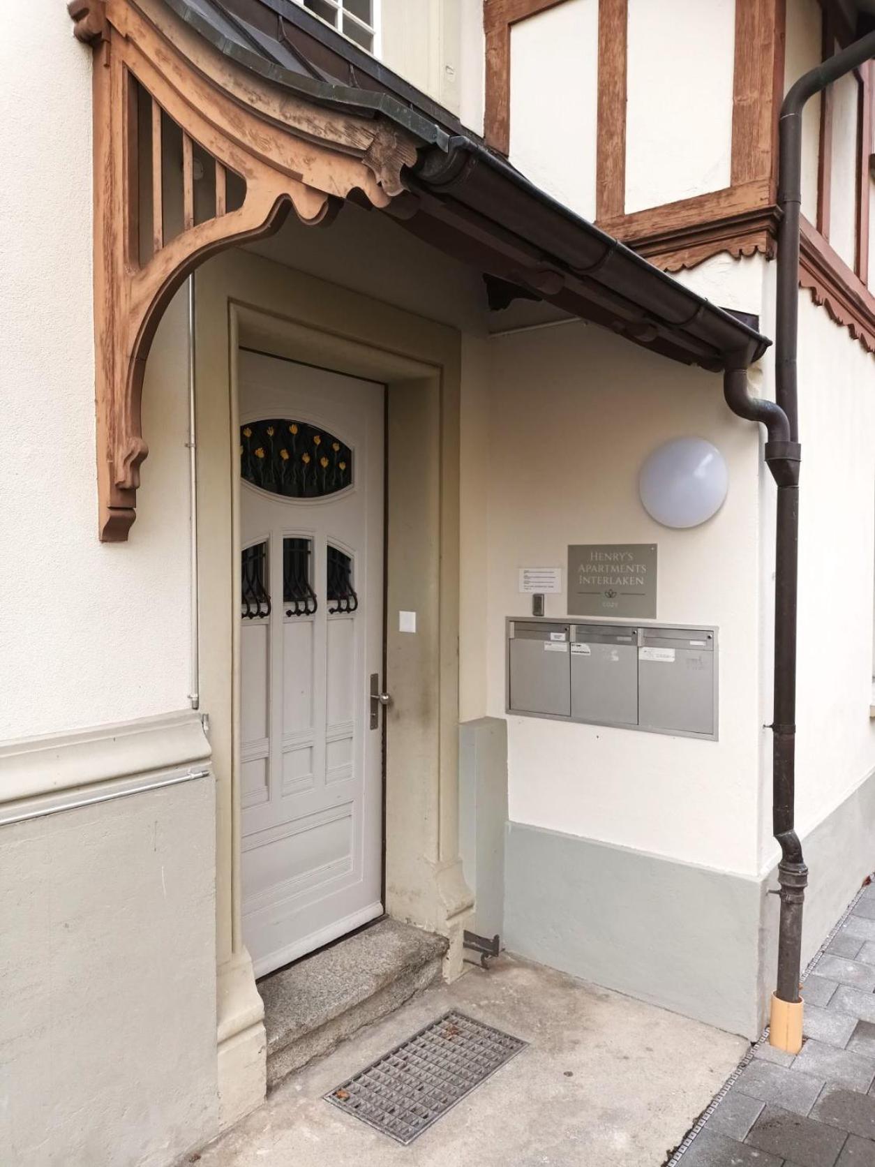 Henry'S Apartments อินเทอร์ลาเคน ภายนอก รูปภาพ
